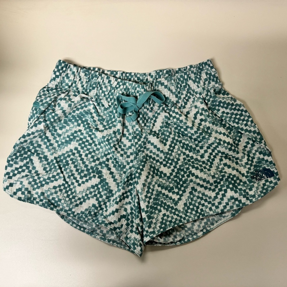 The North Face Pull On Shorts SIZE XS in Geometric print
